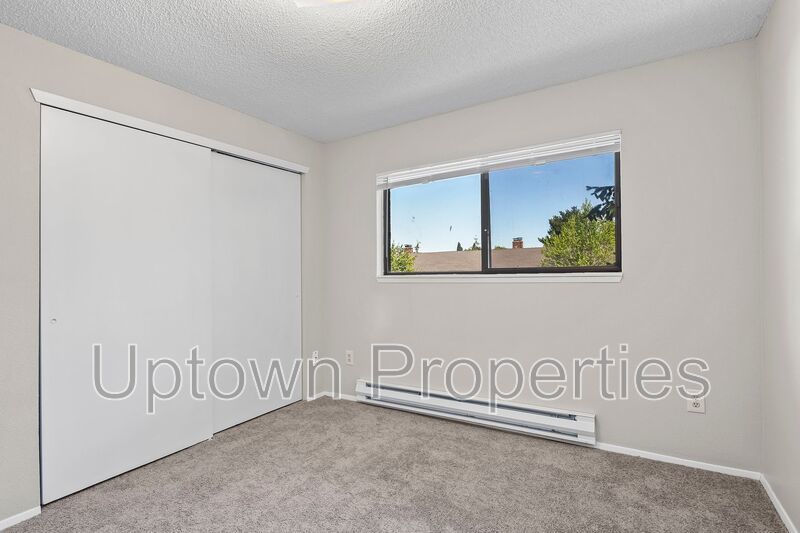 Updated Top Floor 2BR/1.5Bath + W/D Hookups property image
