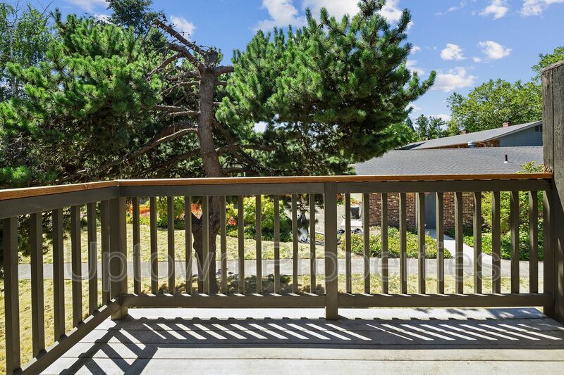 Updated Top Floor 2BR/1.5Bath + W/D Hookups property image