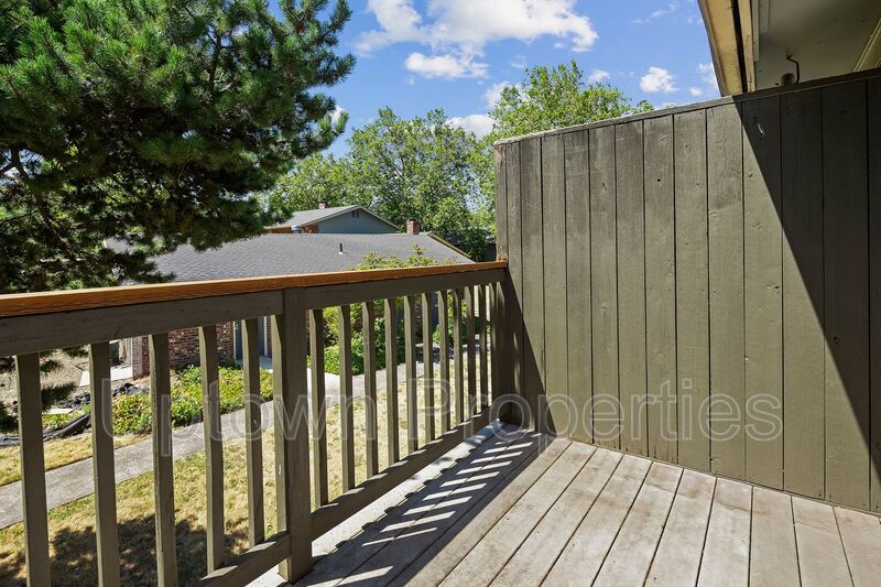 Updated Top Floor 2BR/1.5Bath + W/D Hookups property image