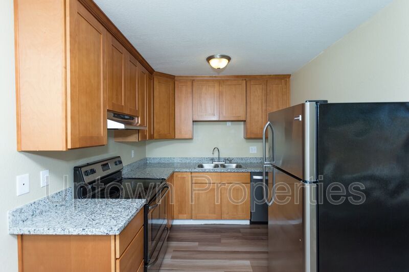 Top Floor 2BD/1BA with Mt. Hood Views in SW Portland + Off Street Parking + W/D On-Site property image