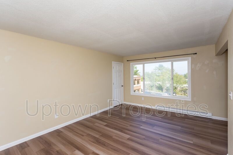Top Floor 2BD/1BA with Mt. Hood Views in SW Portland + Off Street Parking + W/D On-Site property image