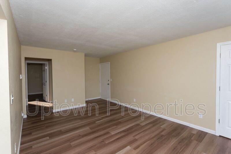 Top Floor 2BD/1BA with Mt. Hood Views in SW Portland + Off Street Parking + W/D On-Site property image