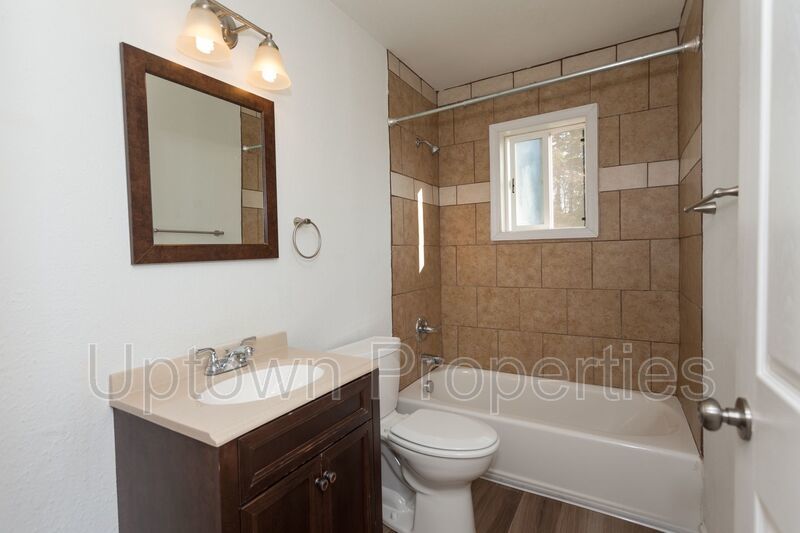 Top Floor 2BD/1BA with Mt. Hood Views in SW Portland + Off Street Parking + W/D On-Site property image