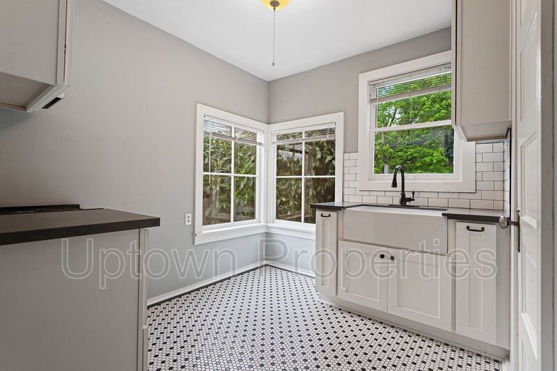 Historic Belmont Studio+ A/C + Storage Shed property image