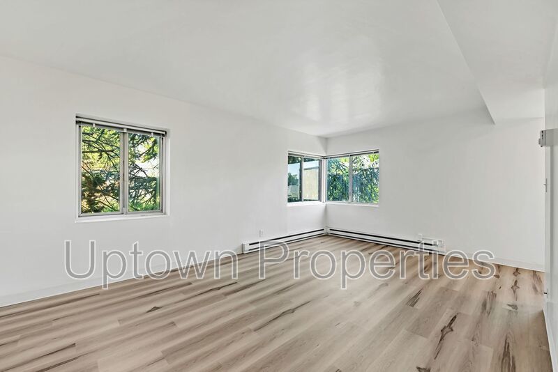 Renovated NW 23rd/Nob Hill 2 bed 1 bath Flat + Wood Floors + Off Street Parking + Laundry On site! property image