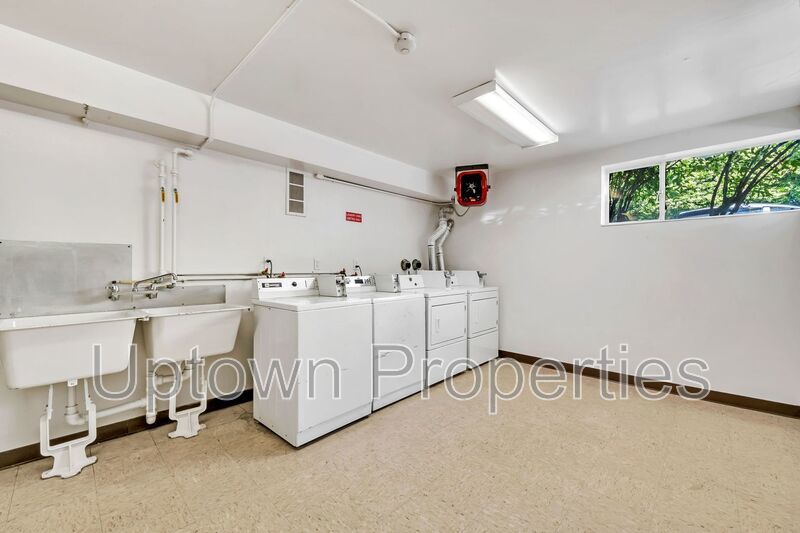 Renovated NW 23rd/Nob Hill 2 bed 1 bath Flat + Wood Floors + Off Street Parking + Laundry On site! property image