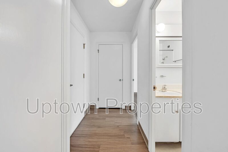 Renovated NW 23rd/Nob Hill 2 bed 1 bath Flat + Wood Floors + Off Street Parking + Laundry On site! property image