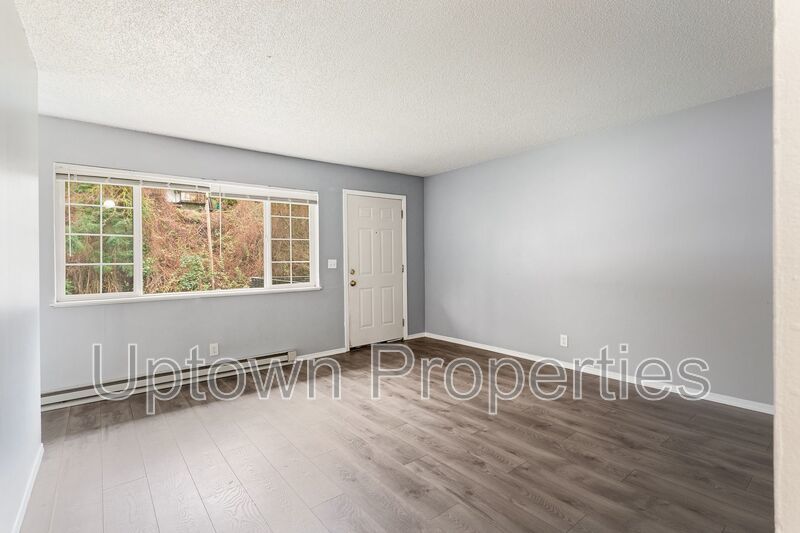 Charming Upstairs Unit in SW Portland with Easy City Access property image