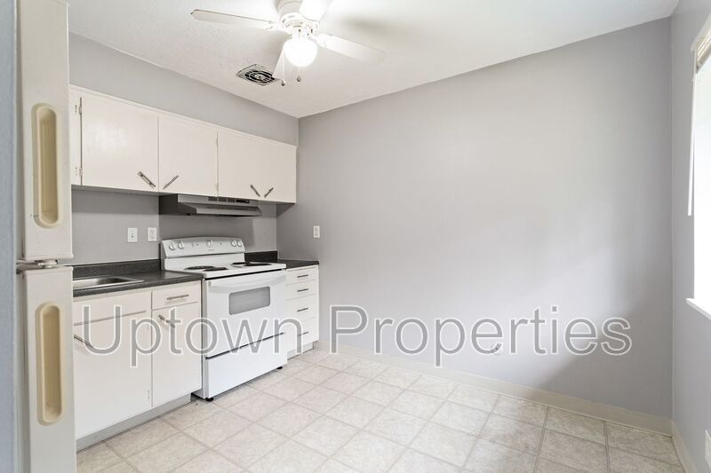 Charming Upstairs Unit in SW Portland with Easy City Access property image