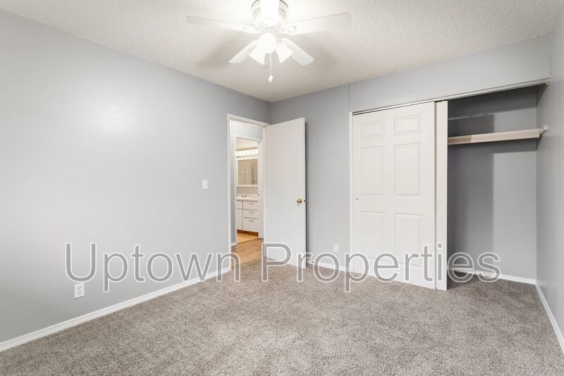 Charming Upstairs Unit in SW Portland with Easy City Access property image