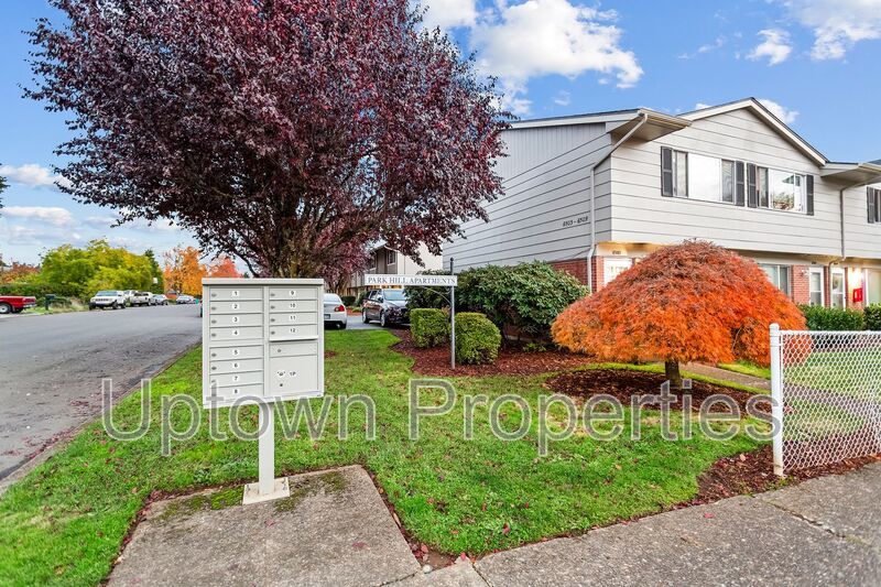 2/1.5 bath Townhome+W/D Hookups+Carport+Fenced Patio/Yard property image