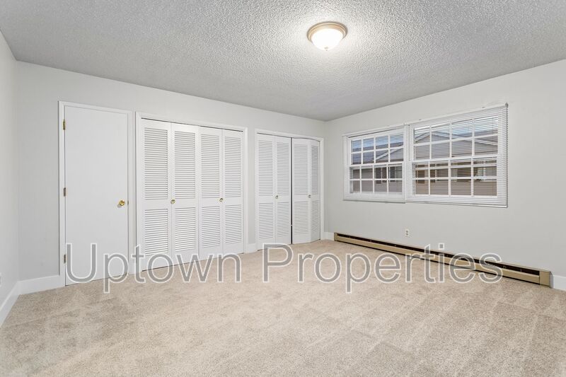 2/1.5 bath Townhome+W/D Hookups+Carport+Fenced Patio/Yard property image