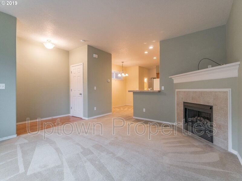 Beautiful Elmonica 3BR/2.5BA Townhouse w/ Front Fenced Patio + 2-Car Garage + Clubhouse/Fitness Center + W/D + Pets Welcome!! property image