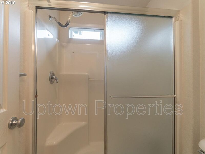 Beautiful Elmonica 3BR/2.5BA Townhouse w/ Front Fenced Patio + 2-Car Garage + Clubhouse/Fitness Center + W/D + Pets Welcome!! property image