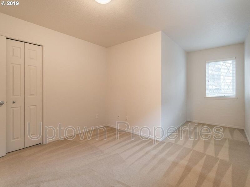 Beautiful Elmonica 3BR/2.5BA Townhouse w/ Front Fenced Patio + 2-Car Garage + Clubhouse/Fitness Center + W/D + Pets Welcome!! property image