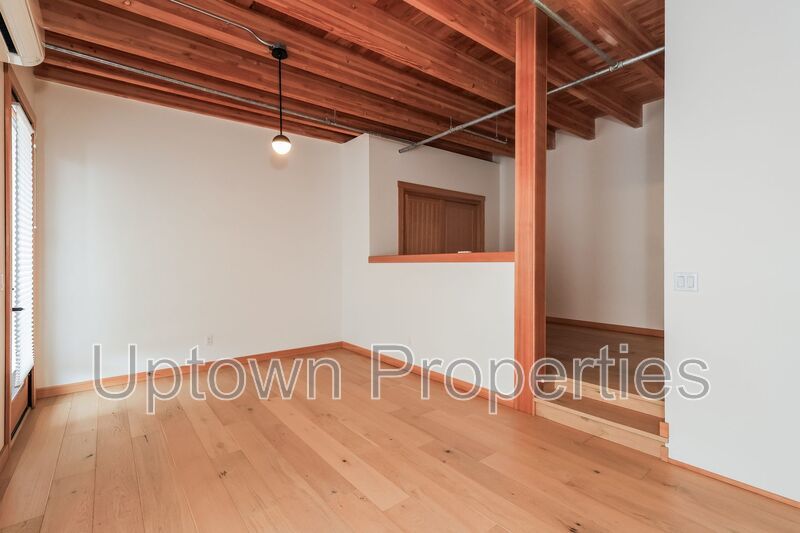 !!FIRST FULL MONTH FREE!! 1BD/1BTH + Sunken Living Room + W/D + A/C property image