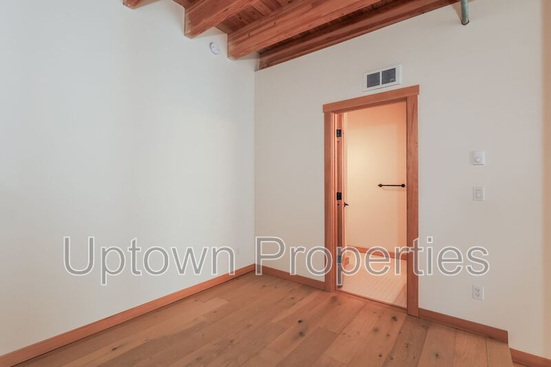 !!FIRST FULL MONTH FREE!! 1BD/1BTH + Sunken Living Room + W/D + A/C property image