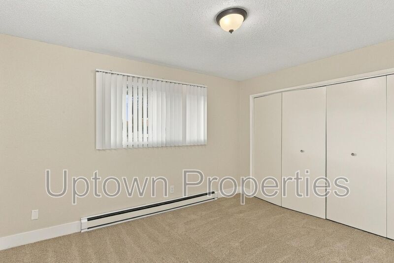 2/1.5 bath Townhome+W/D Hookups+Carport+Fenced Patio/Yard property image
