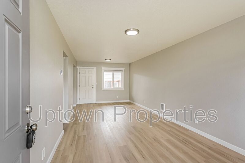 Renovated 1 BD/1 BTH Single Story + Private Patio + Fenced Yard + W/D property image