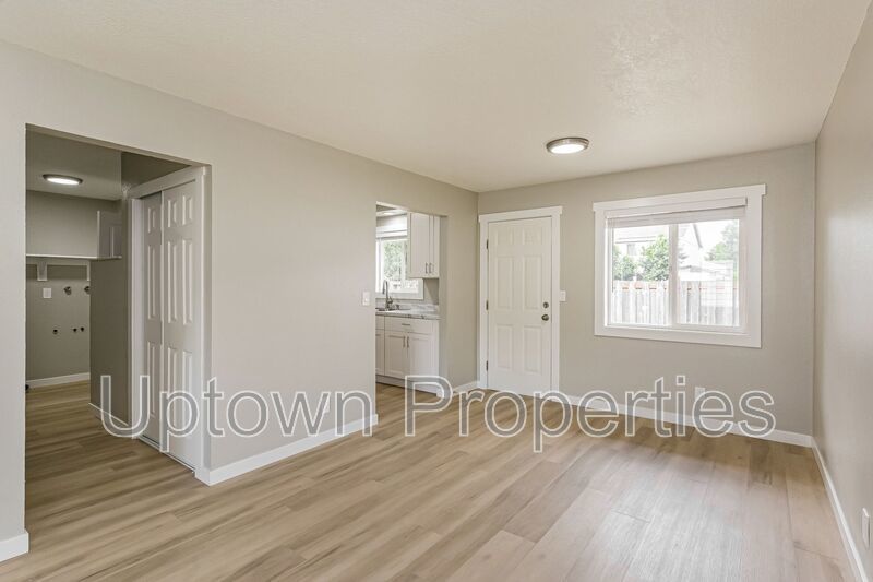 Renovated 1 BD/1 BTH Single Story + Private Patio + Fenced Yard + W/D property image