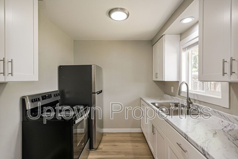Renovated 1 BD/1 BTH Single Story + Private Patio + Fenced Yard + W/D property image