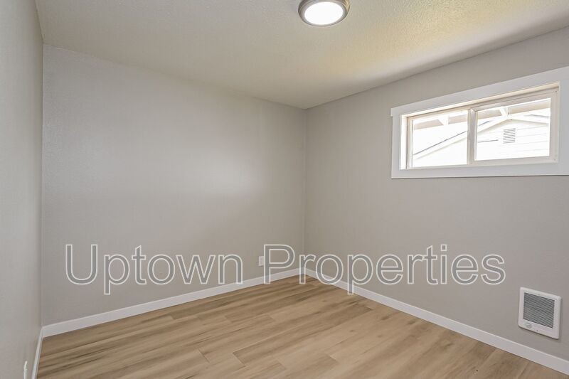 Renovated 1 BD/1 BTH Single Story + Private Patio + Fenced Yard + W/D property image