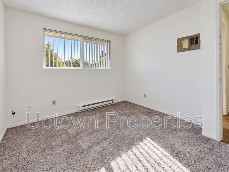 2BR/1BTH Townhouse + Private Patio + Laundry On Site + 1 MONTH FREE RENT + $500 Deposit OAC property image
