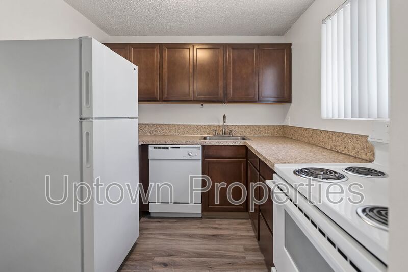 1 bed 1 bath + Parkng Included + Dishwasher + Laundry On Site + $500 off first months rent! property image