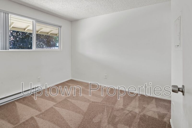 1 bed 1 bath + Parkng Included + Dishwasher + Laundry On Site + $500 off first months rent! property image