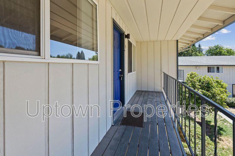 1 bed 1 bath + Parkng Included + Dishwasher + Laundry On Site + $500 off first months rent! property image