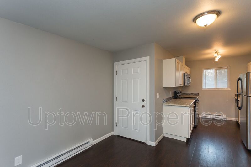 2 Bed/1 Bath Top Floor + W/D + Wood Floors + Huge Balcony!! property image