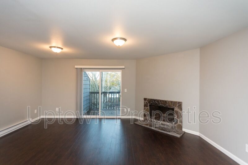 2 Bed/1 Bath Top Floor + W/D + Wood Floors + Huge Balcony!! property image