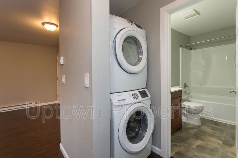 2 Bed/1 Bath Top Floor + W/D + Wood Floors + Huge Balcony!! property image