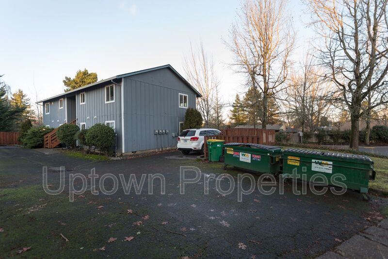 2 Bed/1 Bath Top Floor + W/D + Wood Floors + Huge Balcony!! property image