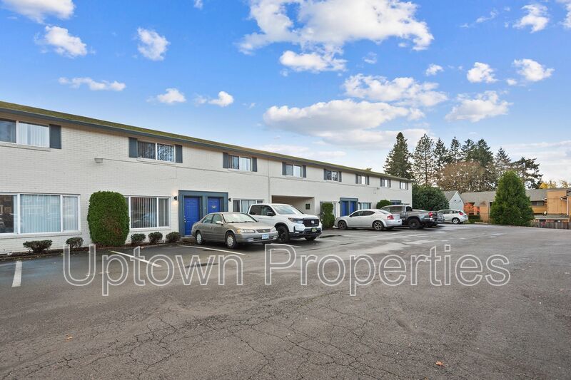 Charming 2BR/1BTH Townhouse unit in Cedar Mill + $500 Deposit** property image