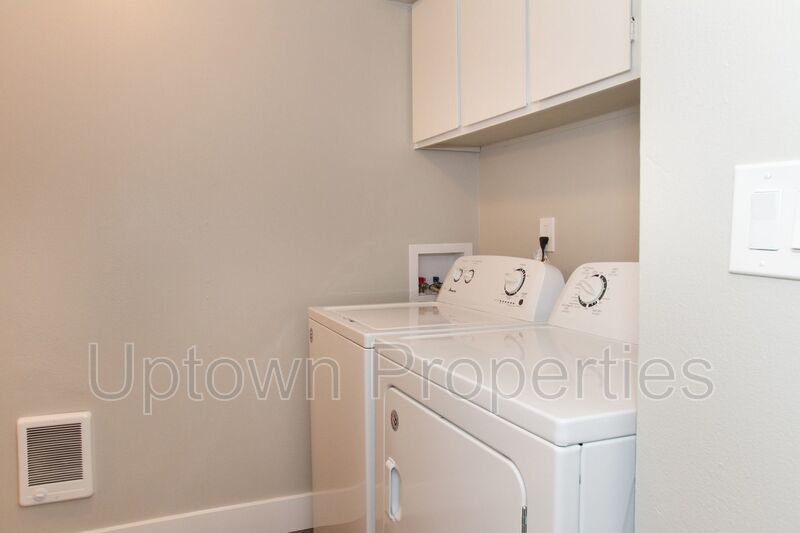 Charming 2BD/1BTH + W/D In Unit + Updated Kitchen property image