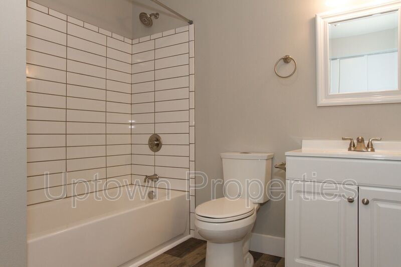 Charming 2BD/1BTH + W/D In Unit + Updated Kitchen property image