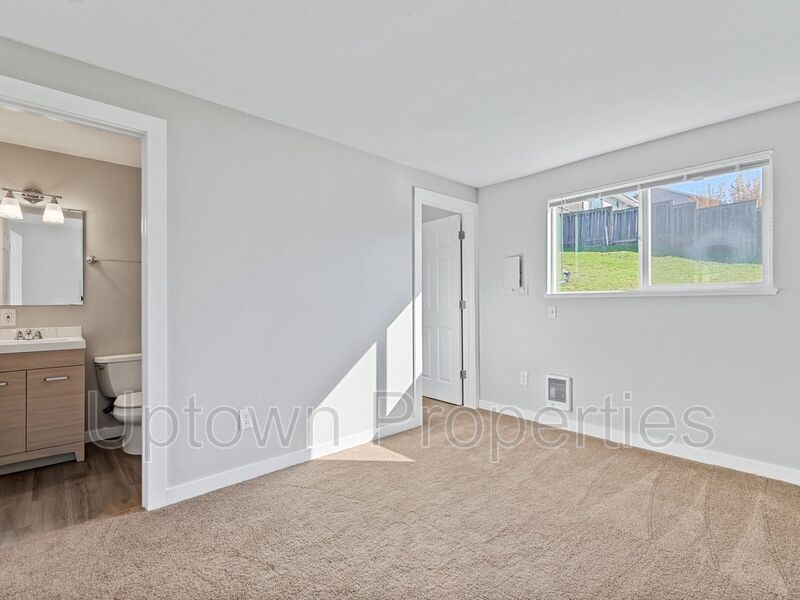 Remodeled 1 Bed Unit in St John's property image