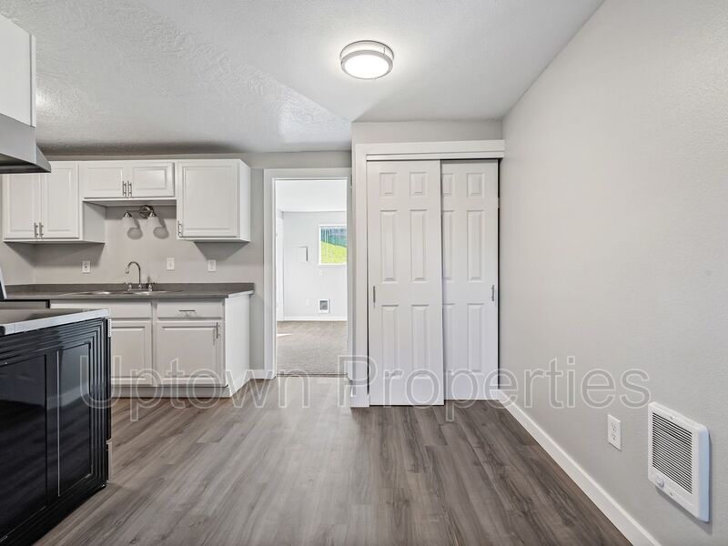 Remodeled 1 Bed Unit in St John's property image