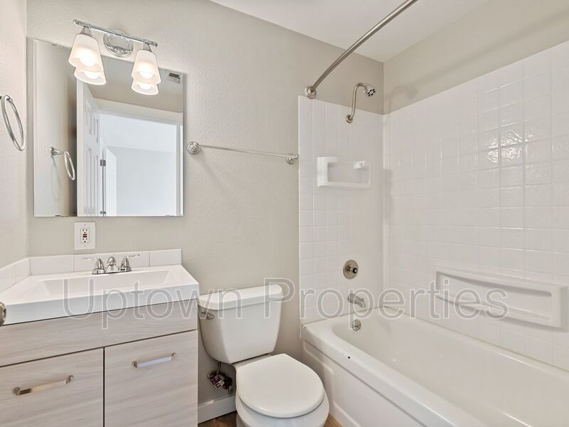 Remodeled 1 Bed Unit in St John's property image