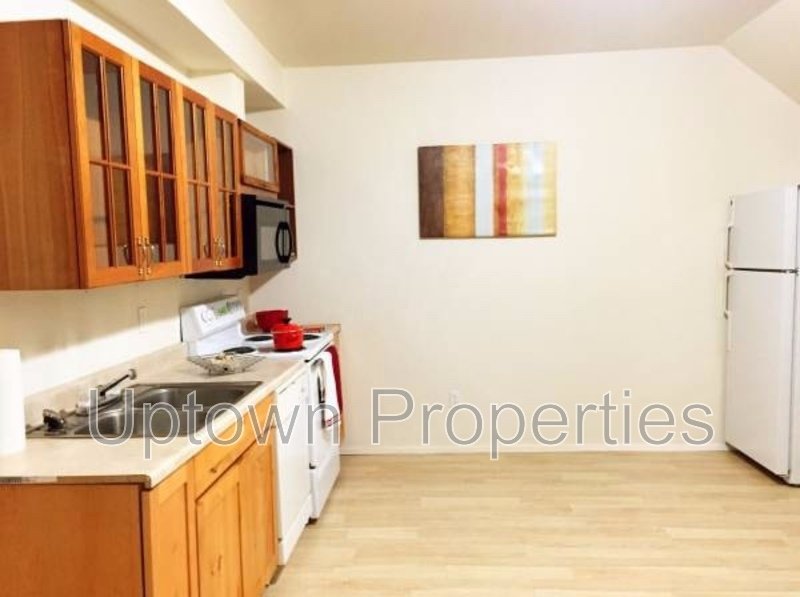Large Studio Apartment in Central Hillsboro property image