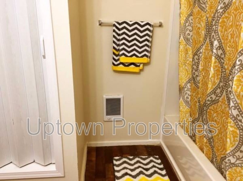 Large Studio Apartment in Central Hillsboro property image