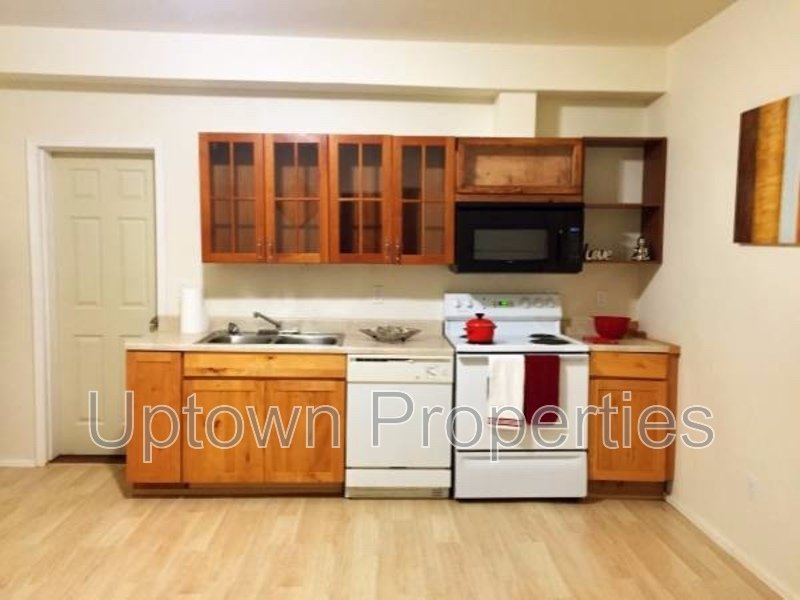 Large Studio Apartment in Central Hillsboro property image