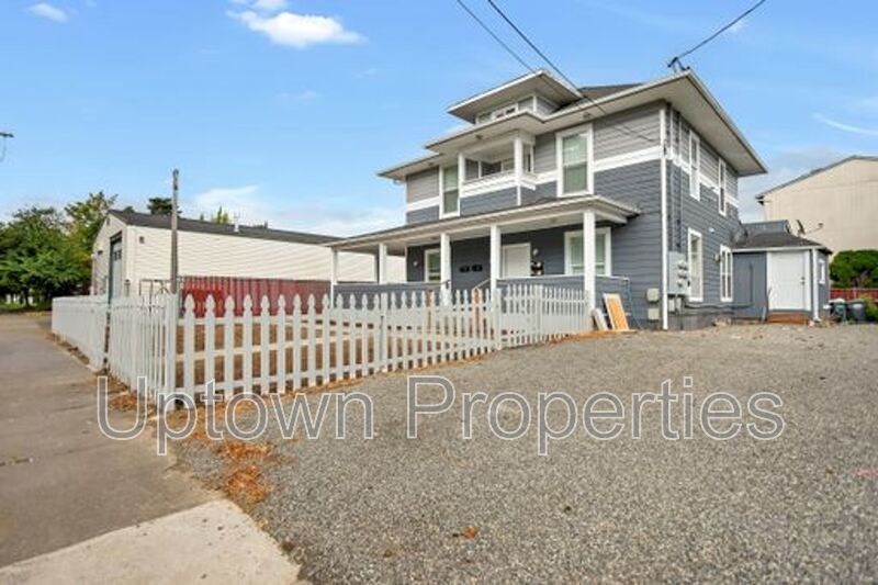 Large Studio Apartment in Central Hillsboro property image