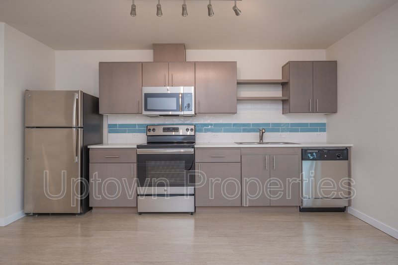 Studio in Modern Complex Near Water at Willamette Park property image