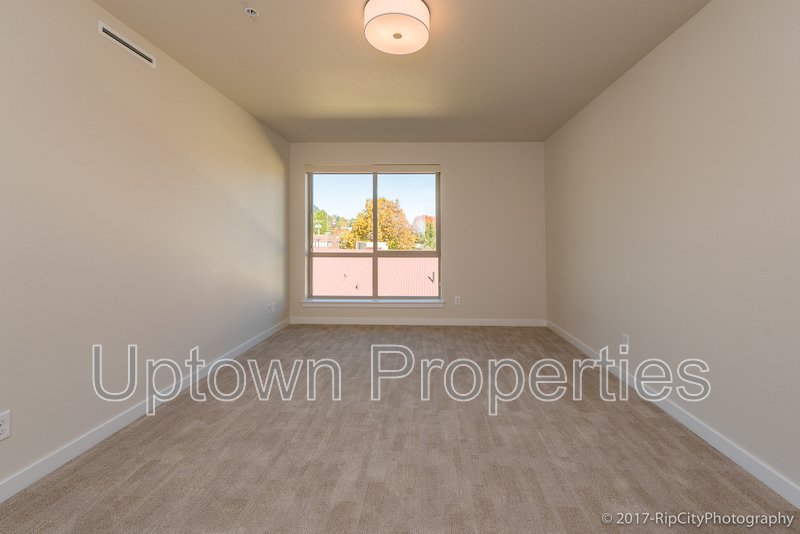 Spacious well designed 1BR in New Complex Near Water at Willamette Park property image