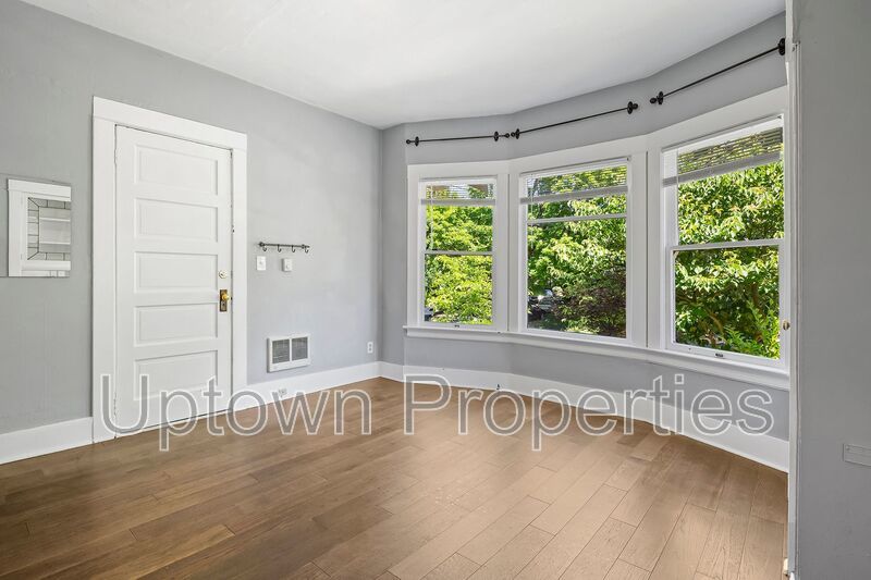 Cozy Studio Unit in Historic Belmont Craftsman Home property image