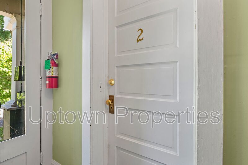 Cozy Studio Unit in Historic Belmont Craftsman Home property image