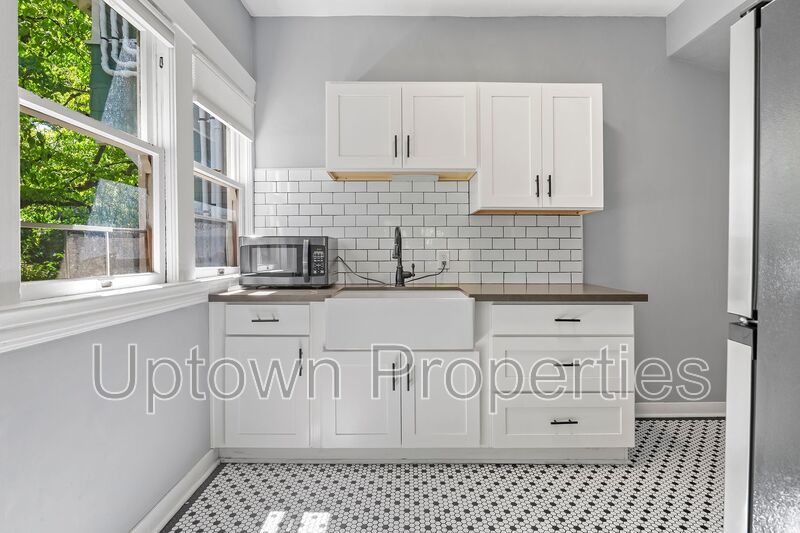 Cozy Studio Unit in Historic Belmont Craftsman Home property image