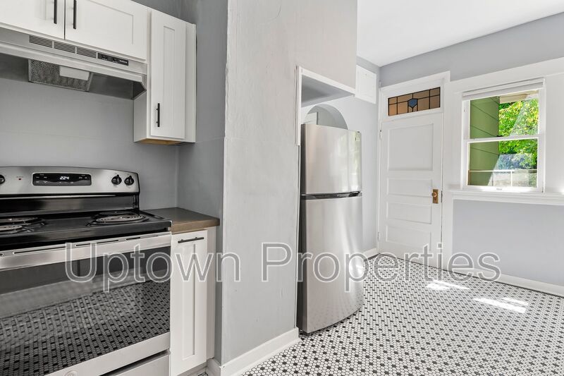 Cozy Studio Unit in Historic Belmont Craftsman Home property image